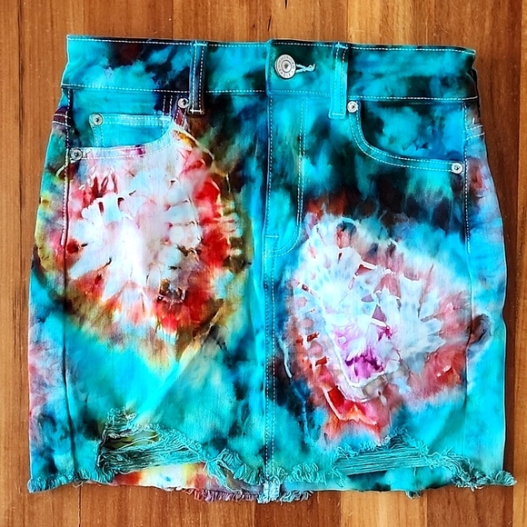 American Eagle Outfitters Dresses & Skirts - American Eagle, Next Level Stretch, Tie Dye Mini Denimlike Skirt,Size 2, NWOT 😍